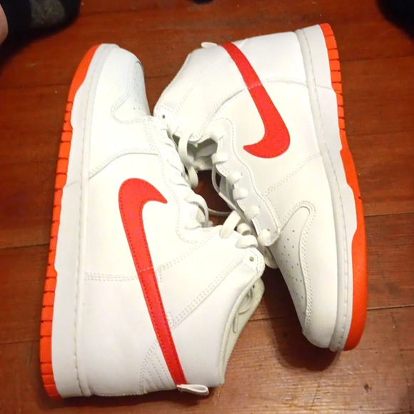 NEW NIKE DUNK RETRO HIGH 'WHITE PICANTE RED' SZ 10 - Picture 5 of 8